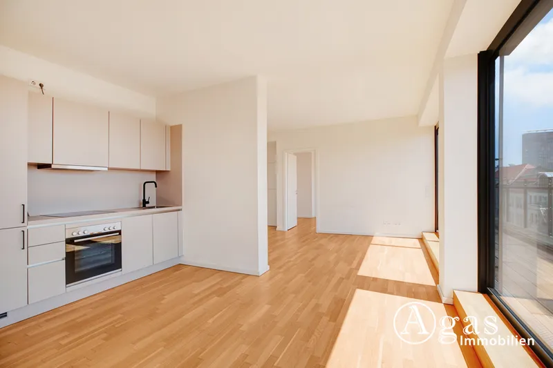 Lichtdurchflutete 2 Zimmer Wohnung mit ca. 67m², EBK und großem Balkon in Berlin-Mitte! — photo 1